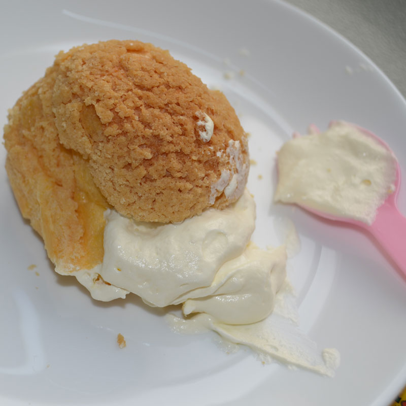 Koj tuaj yeem siv cov kas fes uas tsis yog mis nyuj rau cov khoom qab zib zoo li Puddings thiab Custards